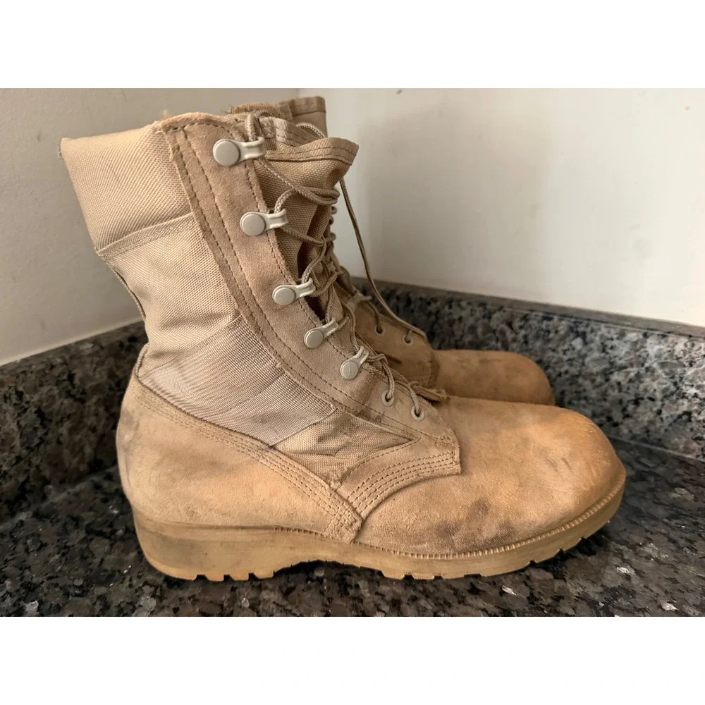 Wellco US Military Combat Boots Tan Suede Vibram Sole Mens 11W Desert Tactical